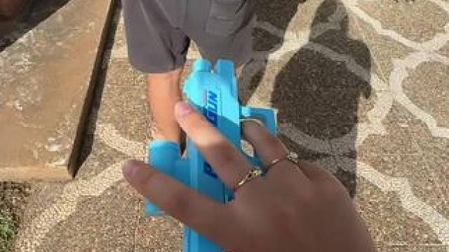 简直就是何晨光的枪~ #玩个很新的东西