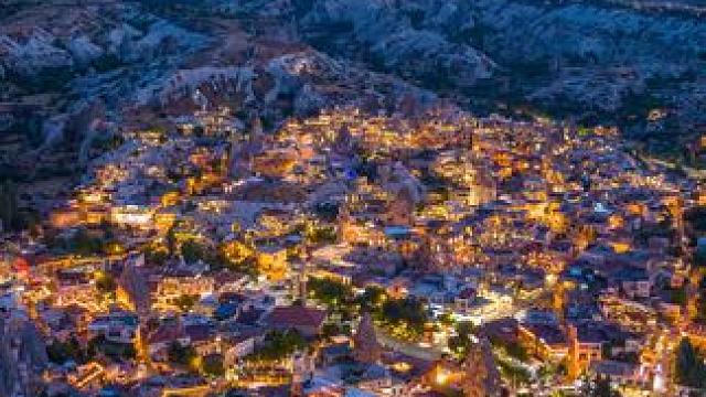 蓝调的格雷梅小镇，是现实的一千零一夜。#机位天才已就位 #当动漫场景照进现实 #土耳其 