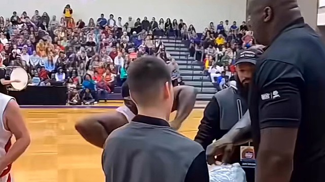 奥尼尔跳舞生涯的滑铁卢#篮球