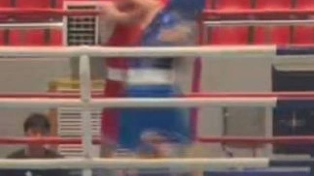 “军师”刘祥嵩（蓝角）:右手骨折，左手单打！！！化身“近战法师”！坚毅的品格、无畏的胆魄、勇猛的作风