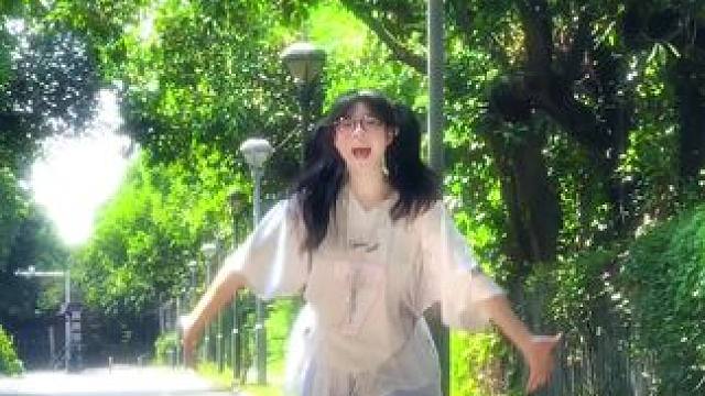 好有生命力的绿光！！ #绿光舞蹈挑战 #宋雨琦 #翻跳 #甜妹