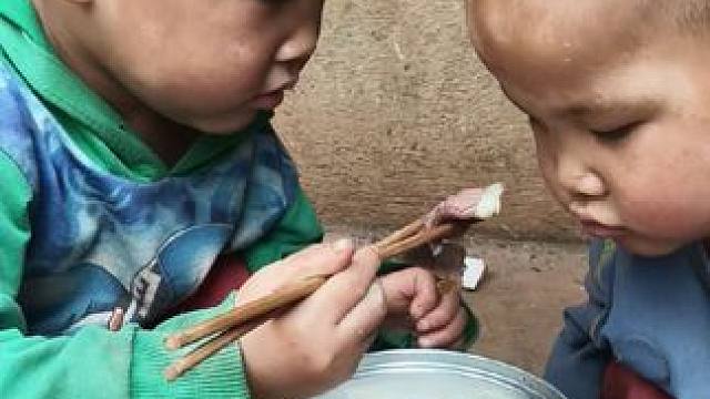 今天炒肉吃。#农村娃