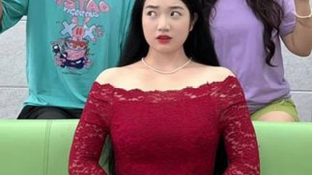 一人一刀剪衣服，谁剪的好看？ #刀马刀马手势舞 #欢喜就好dj #我要上热们 #我又心动了