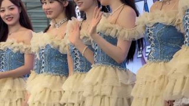 #大长腿小姐姐 #好身材好气质 #高颜值美女 #漫展现场 #车模小姐姐