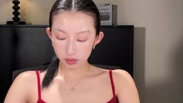 方里你真是出息了，109到手四件套均下来一个只要30块钱！真是太划算了#粉饼 #定妆#防水防汗不脱妆