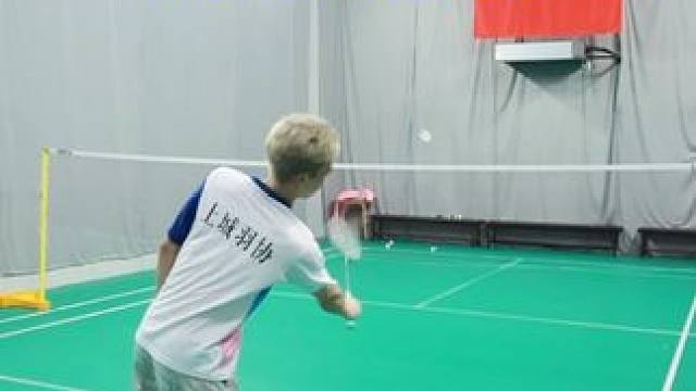 羽毛球发力练习次序 内旋发力肯定是第一个要学的，标准是不是有点高？#羽毛球 #羽毛球发力 #羽毛球发