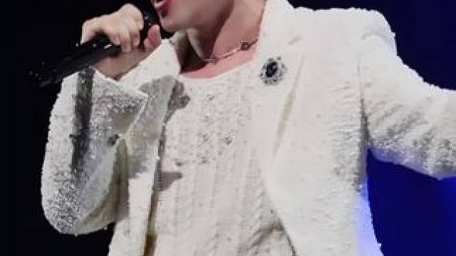 宝石gem老舅《白天不懂夜的黑》唱得太痛了！ #宝石老舅#宝石gem#白天不懂夜的黑#宝石老舅武汉演