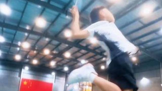 来看看百川现在跳的是不是比以前高啦 #羽毛球 #廖百川