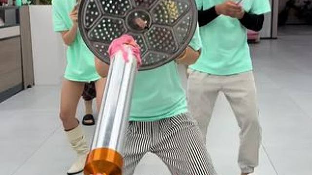 抠门老板真会玩#搞笑 #办公室游戏