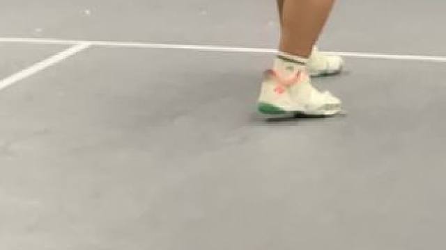 鞋也得省了#快乐羽毛球 #打羽毛球 #因为热爱所以坚持