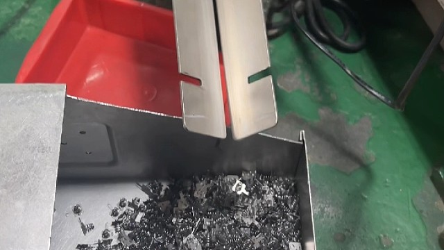 全自动化生产桥式铆接电池弹片品质严控靠谱