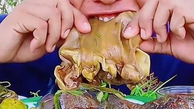 牛瘪汁煮牛耳朵大牛蹄 #美食 #户外美食 #泰国美食 #内容启发搜索