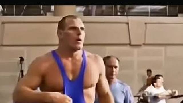 摔跤之神转战MMA，比赛首秀就惊呆众人，把日本悍将当沙包打 #拳击