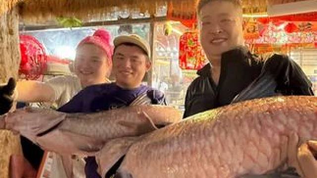 钓鱼交换美好武汉篇：生活不应只有现实和烤串，也该有信任与美好....