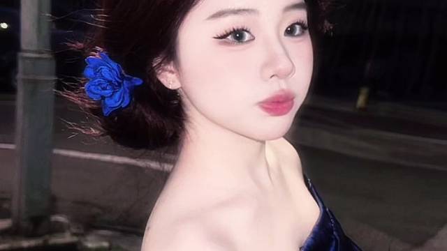 钱给别人花 信息给我发 你小子拿我当傻瓜