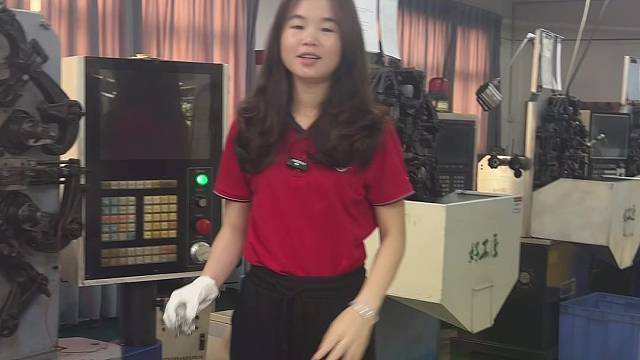 专业生产五金弹簧，压力弹簧大量生产中