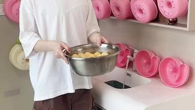 蜗牛自动清洗篮 有了它，以后洗水果可就太方便了，自动洗干净还能自动沥水，#沥水篮  #厨房好物  #