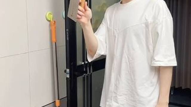 拖把夹 有了这个拖把夹，家里的拖把扫把能上墙收纳了，不占空间，拿取也方便#拖把夹 #吸盘拖把夹  #