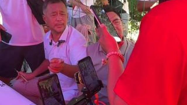 连红衣大师都写不了字，主播太难生存了 #沈巍 #热门