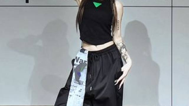 拒绝当舞蹈室背景墙#舞蹈室穿搭#变装#酷女孩穿搭