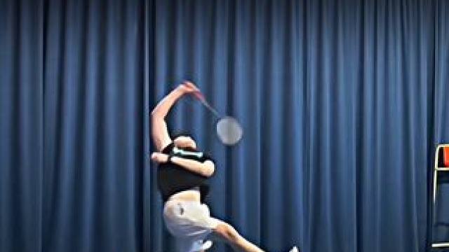 皇帝接管大脑 突击代替思考#羽毛球 #突击