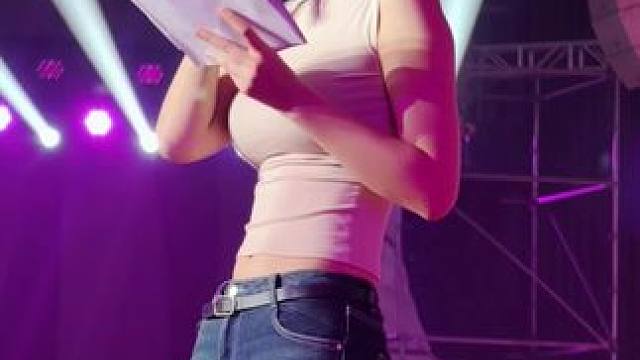 寻找我的百万直拍#演出现场 #主持人