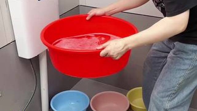 兔耳朵脸盆架 #兔耳朵脸盆架  可以收纳多个脸盆，家里的刷鞋都可以挂上去，还不占空间 #免打孔  #