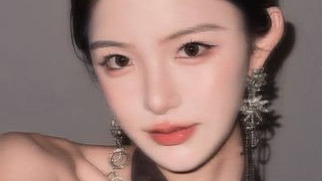 ber？谁想出来的拍照法？摇摇晃晃就出片了！ #拍照技巧 #耳环 #后置原相机 #大光明 #拍照教程