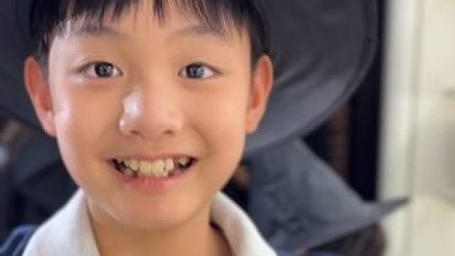 金蛋蛋的魔法体验，感觉他cpu被烧掉了哈哈哈