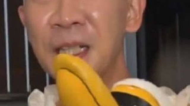 如果穿着奇怪的衣服被扔在野外。艺人们会怎么办呢。 #这谁顶的住啊 #奇葩综艺 #综艺搞笑