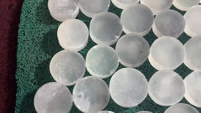 水沫玉手镯心可以雕刻加工