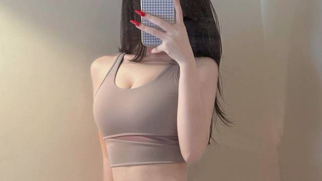 哪有那么多好脾气 让你左右我的情绪 是我赋予你的权利