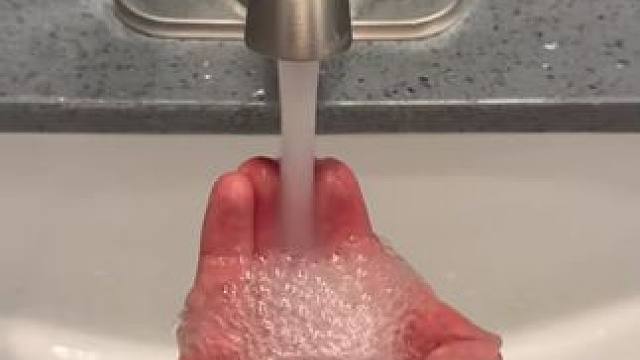 用这个整蛊室友再合适不过了哈哈~ #玩个很新的东西