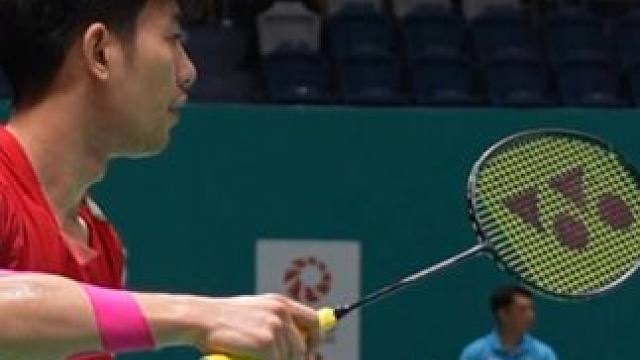 接球前，先转拍蓄力️#羽毛球 #梁王组合