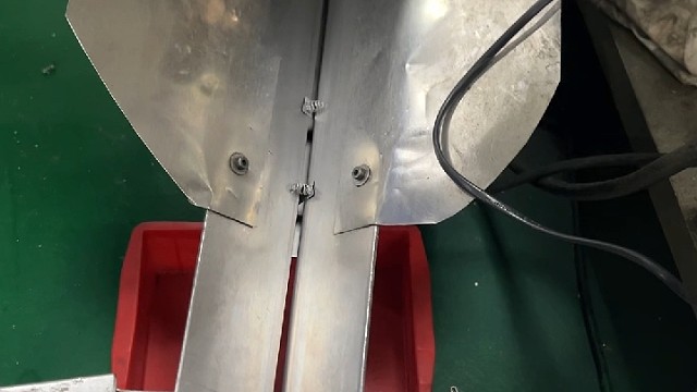 桥式铆接弹簧不脱落，产能足，