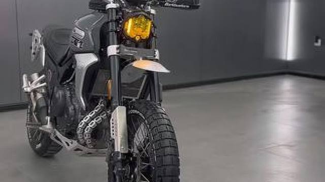 凯越500F改装 客户改装凯越500F巴哈大灯 高位泥瓦完工 简直不要太帅了。#凯越500F #凯越