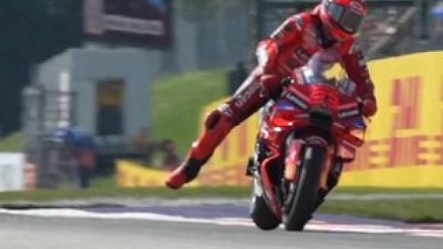 还有59分钟冲刺赛就开始了#93号马奎斯 #红牛环赛道