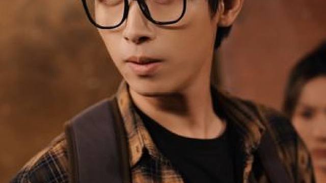 小伙旅游遭遇巨型蚂蚁 #食人蚁猎杀 #食人蚁 #好剧推荐