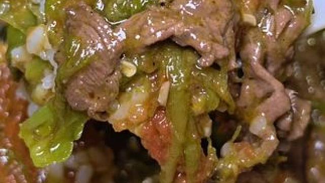 烧椒火锅！艾特你的好朋友，然后关机睡觉！ #成都美食大赏   #烧椒 #下饭菜 #寻味烟火气 #烟火