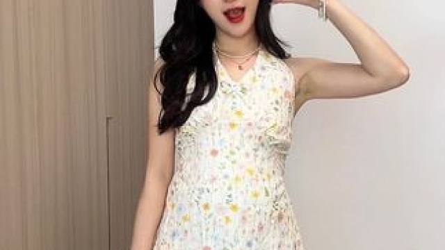 【甜美】刺绣重工挂脖上衣，背后松紧带设计，身材包容性很好！ #甜美穿搭 #纯欲穿搭 #减龄穿搭 #叠