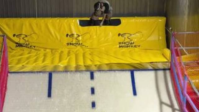 家门口训练真好 #兰州单板滑雪教学 #单板公园 #单板滑雪