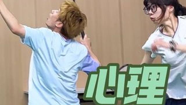 新手和高手打球时的心理活动。#羽毛球 #李炳毅 #e人球会