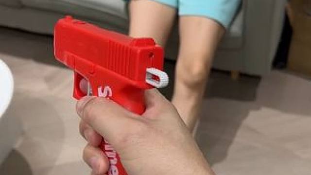 就是故意让你抢的哈哈哈~ #玩个很新的东西  #水枪大战