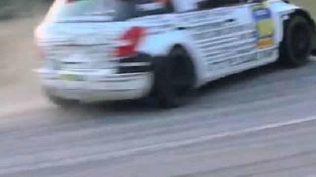 拉力赛的U型弯看点十足，同个弯道，不同车型、车手与领航员所展现得过弯姿态各有特色，将内燃机的弯道魅力