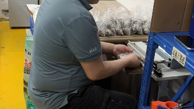 电池弹片源头工厂包装现场