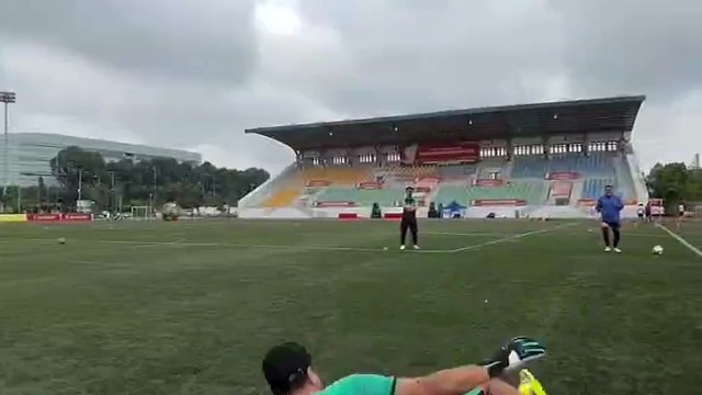 这种距离的暴抽，不要轻易尝试拿球！