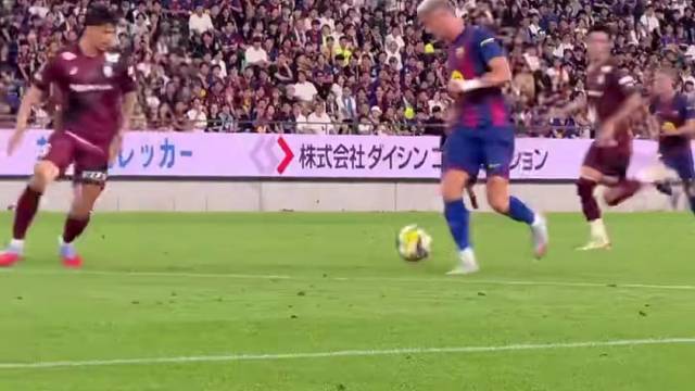 莱万加鲁尼等于进球