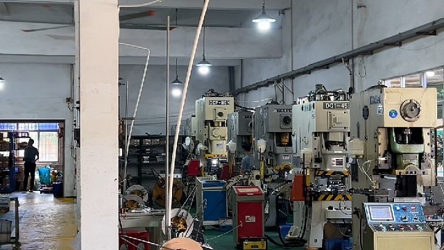 订单急成本涨但守着精度扛着责任一直都在拼