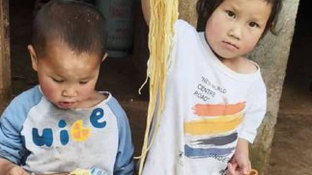 小双技术不好，着急了。#农村娃