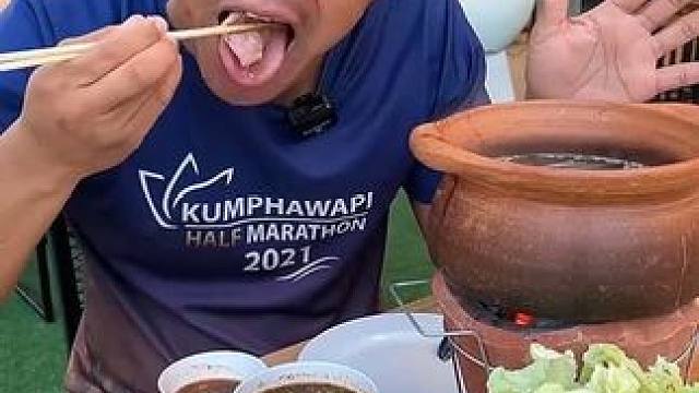 午饭吃煮大蘑菇‍ #美食 #户外美食 #泰国美食 #内容启发搜索